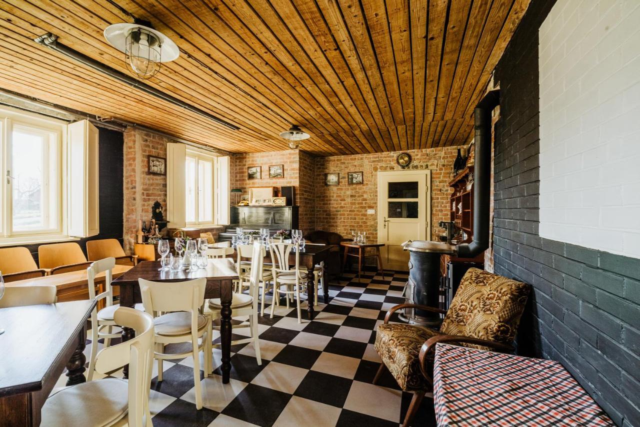 U Nas Ve Vile Guest House Cejc Luaran gambar